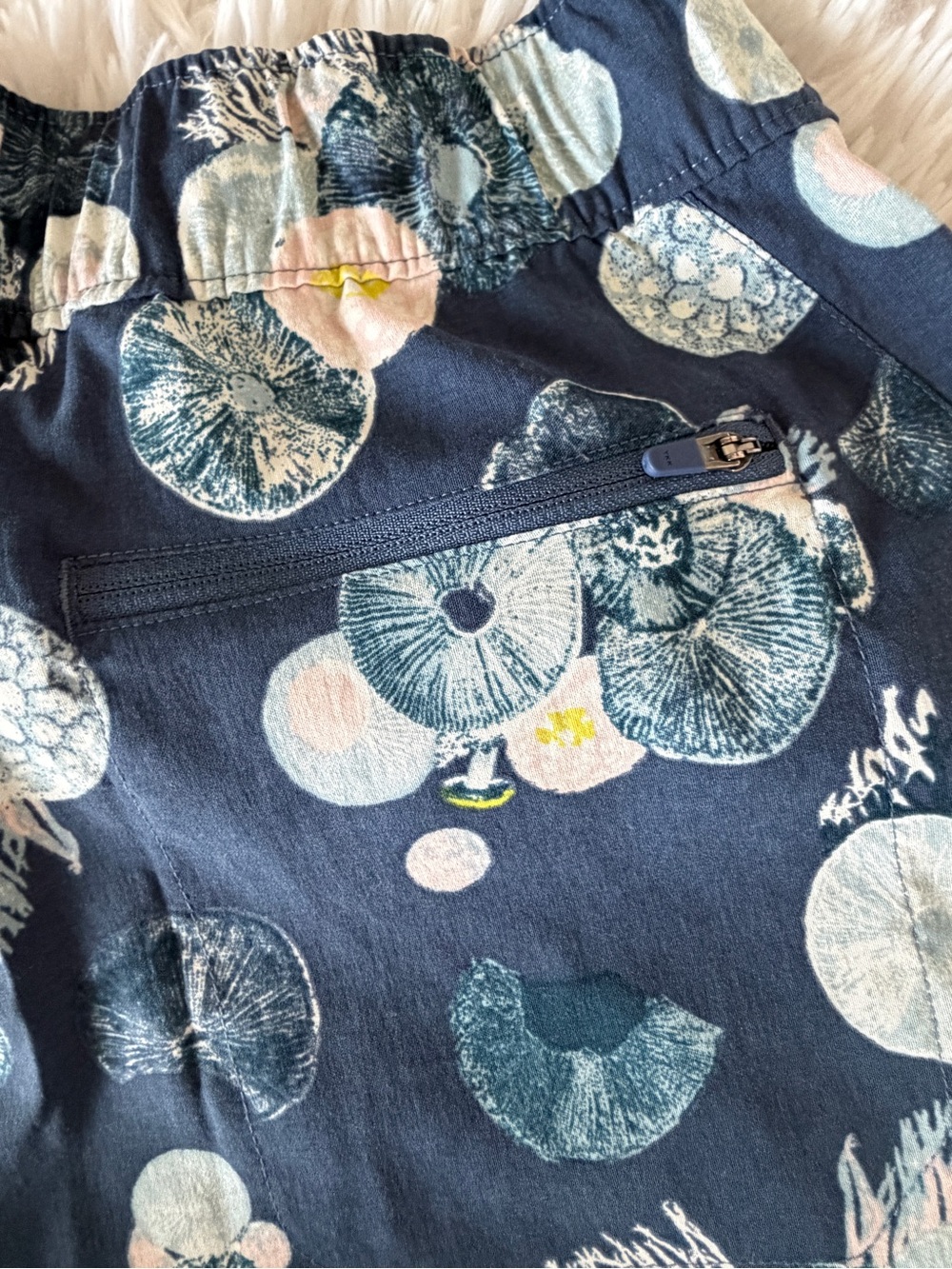 North Face Woman’s Shorts - Picture 4 of 4